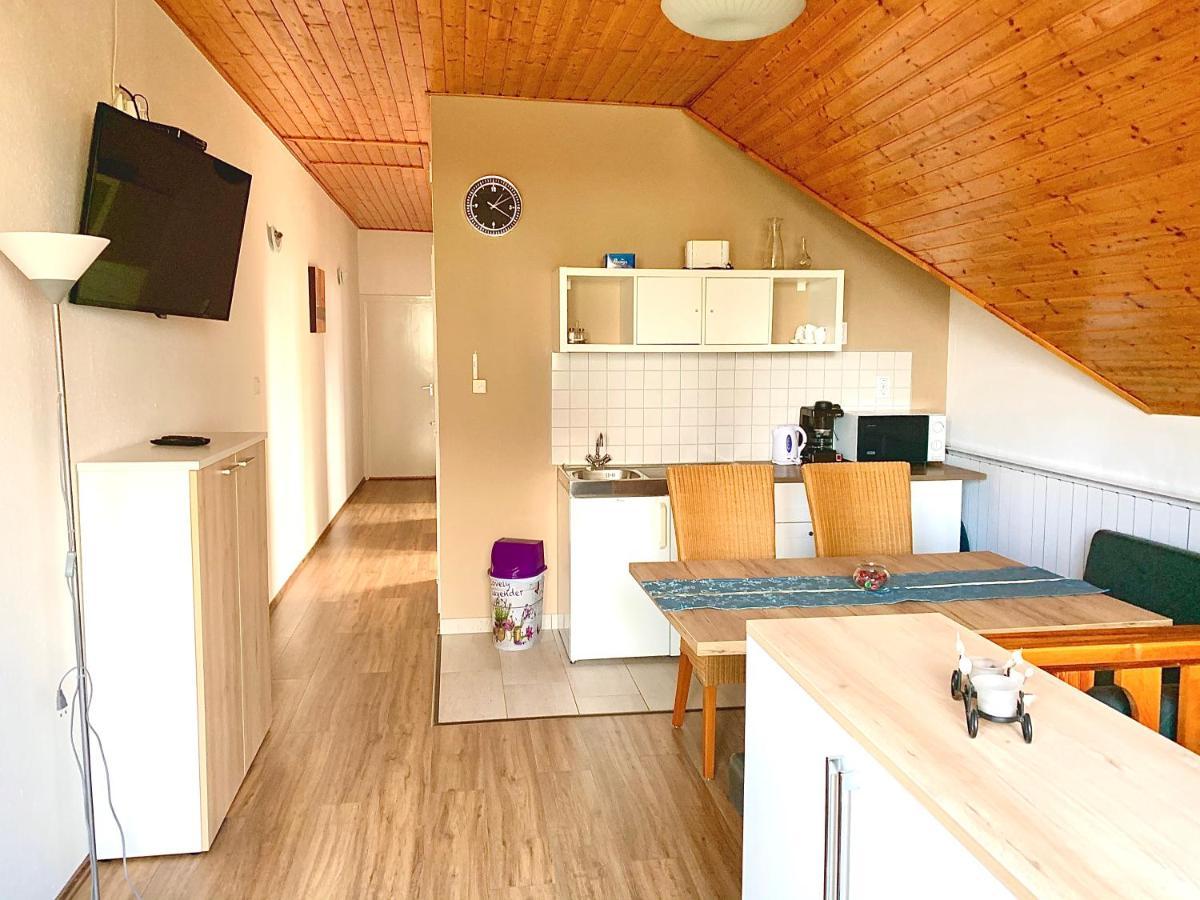 Balatonföldvár Centrum Apartmanok Esterno foto
